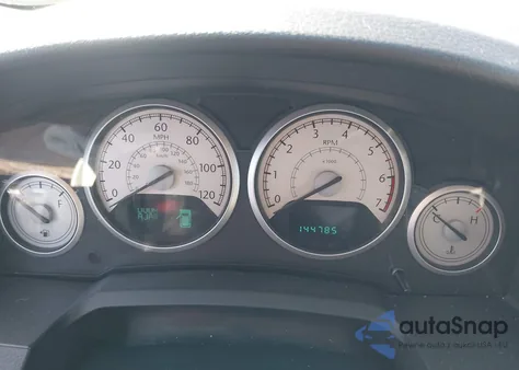 2010 Chrysler Town & Country Touring Plus z USA, uszkodzony, nr VIN 2A4RR8DX6AR415473